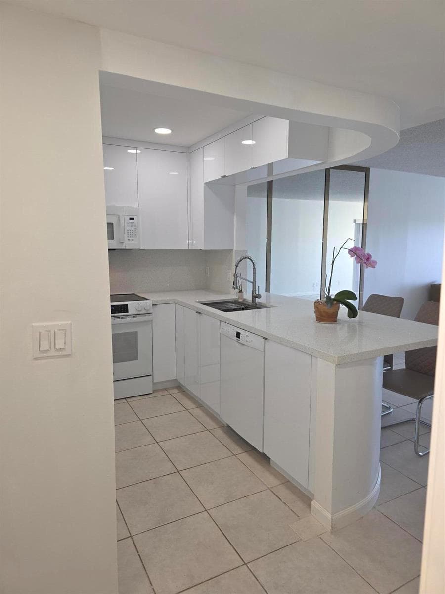 3905 N NOB HILL Road # 206, Sunrise FL 33351 photo 4