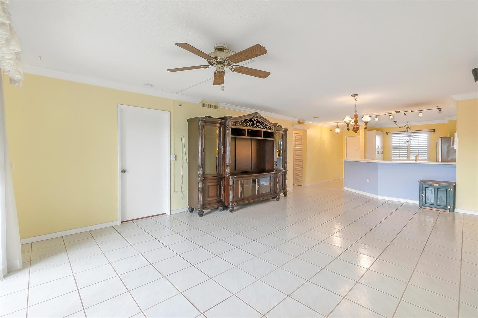 2334 S Cypress Bend Drive # 602, Pompano Beach FL 33069 photo 5