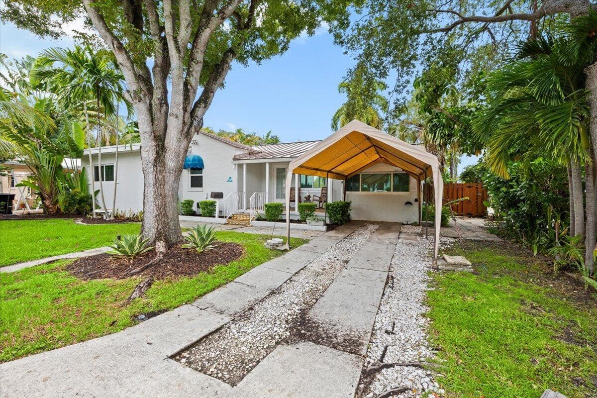 305 NE 14th Avenue, Fort Lauderdale FL 33301 photo 2
