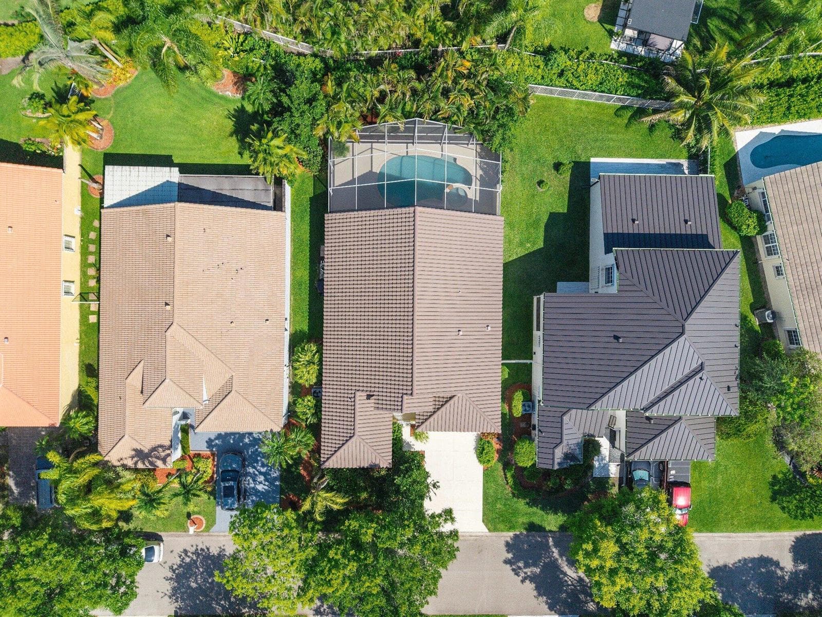 2016 Island Circle, Weston FL 33326 photo 3