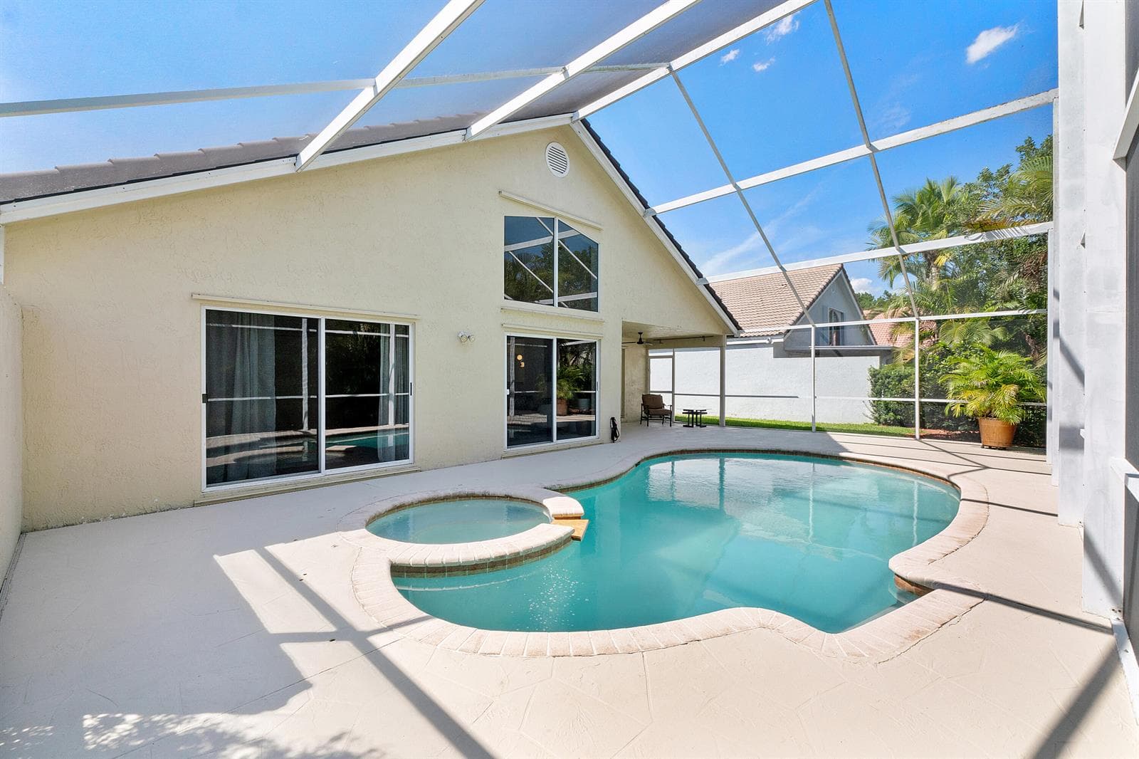 2016 Island Circle, Weston FL 33326
