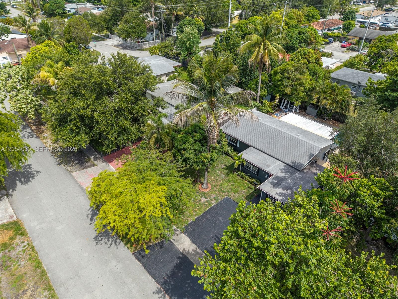 76 NE 170th St, North Miami Beach FL 33162 photo 5