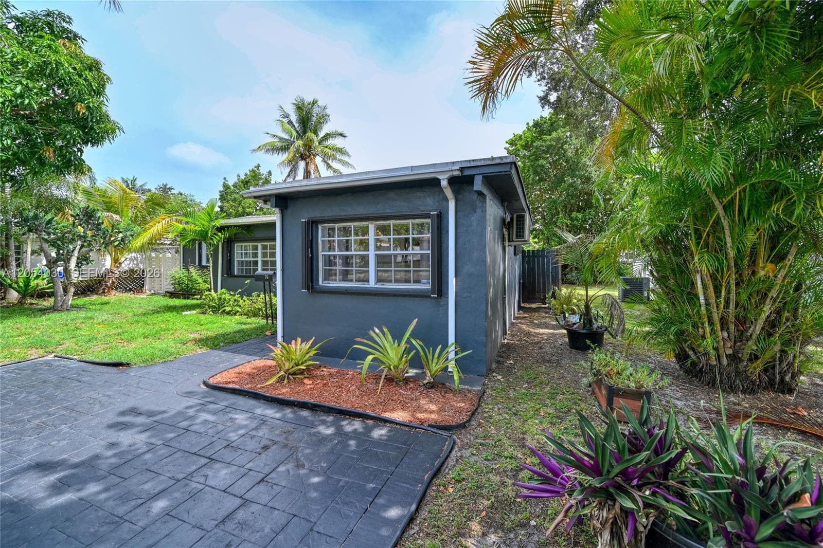 76 NE 170th St, North Miami Beach FL 33162 photo 4