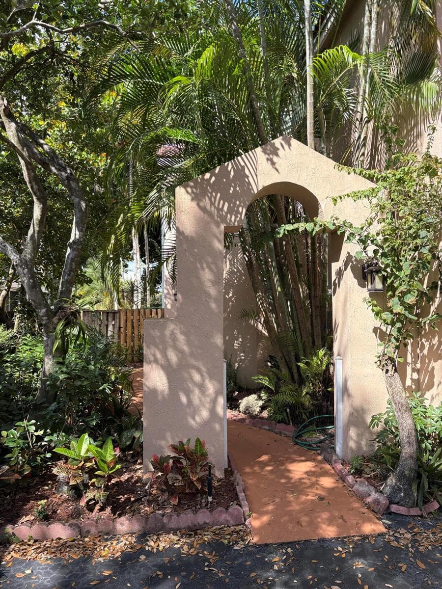 10019 NW 5 Street, Plantation FL 33324 photo 3