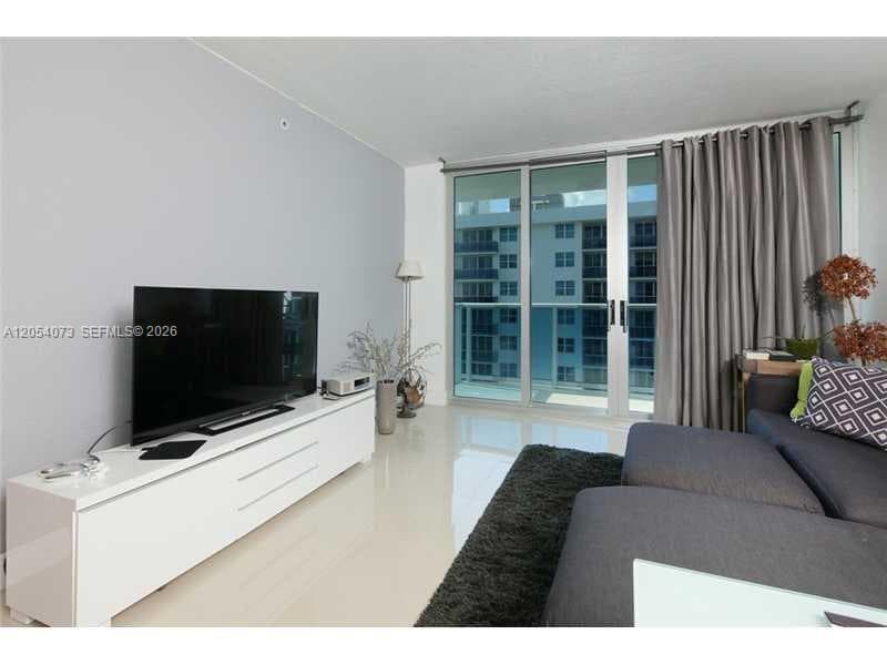 7501 E Treasure Dr # 8C, North Bay Village FL 33141 photo 5