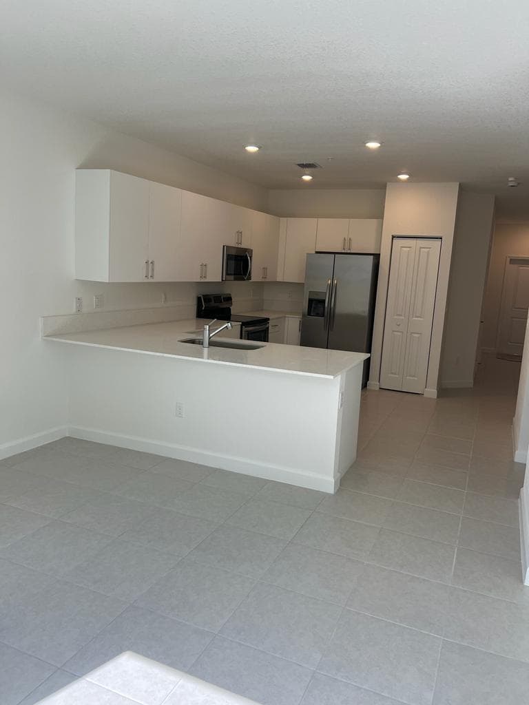 237 SW 159TH Way, Pembroke Pines FL 33027 photo 5