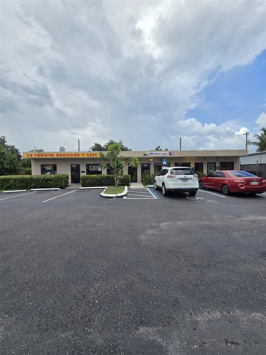 6051 Johnson St, Hollywood FL 33024 photo 4