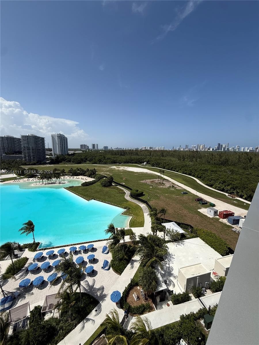2411 Laguna Cir # 910, Miami, FL 33181 photo 3