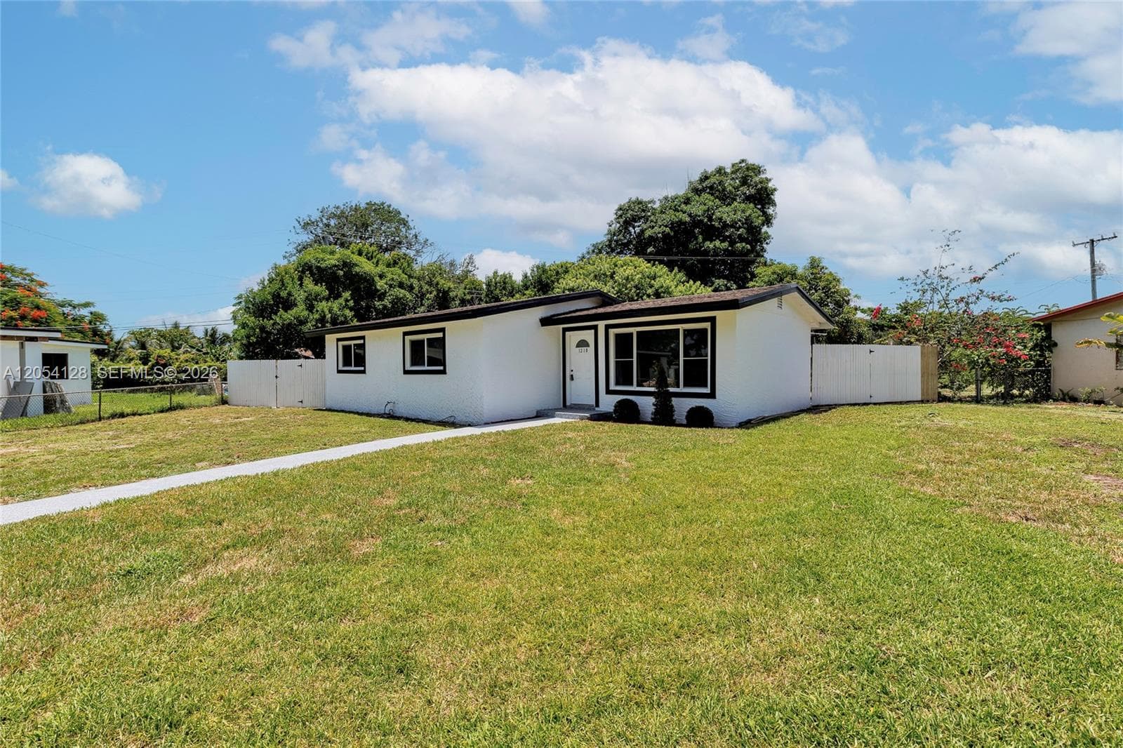 1218 NW 15th St, Fort Lauderdale FL 33311 photo 3