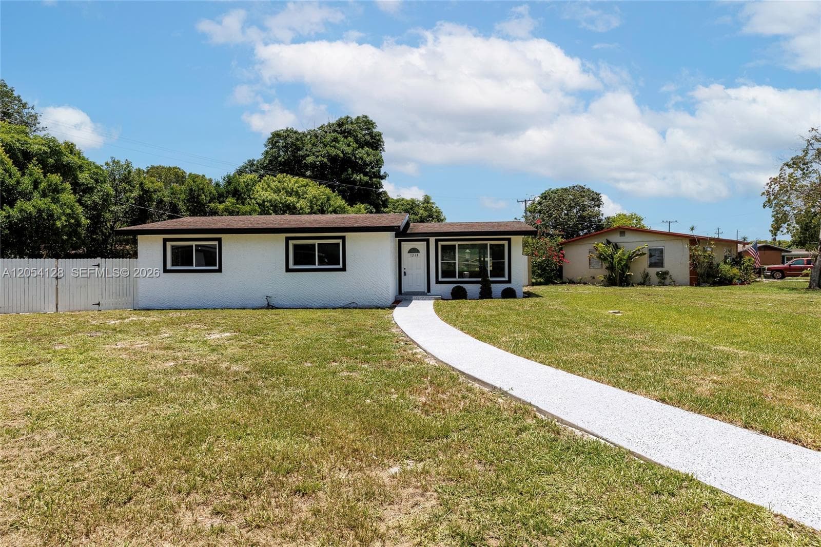 1218 NW 15th St, Fort Lauderdale FL 33311 photo 4