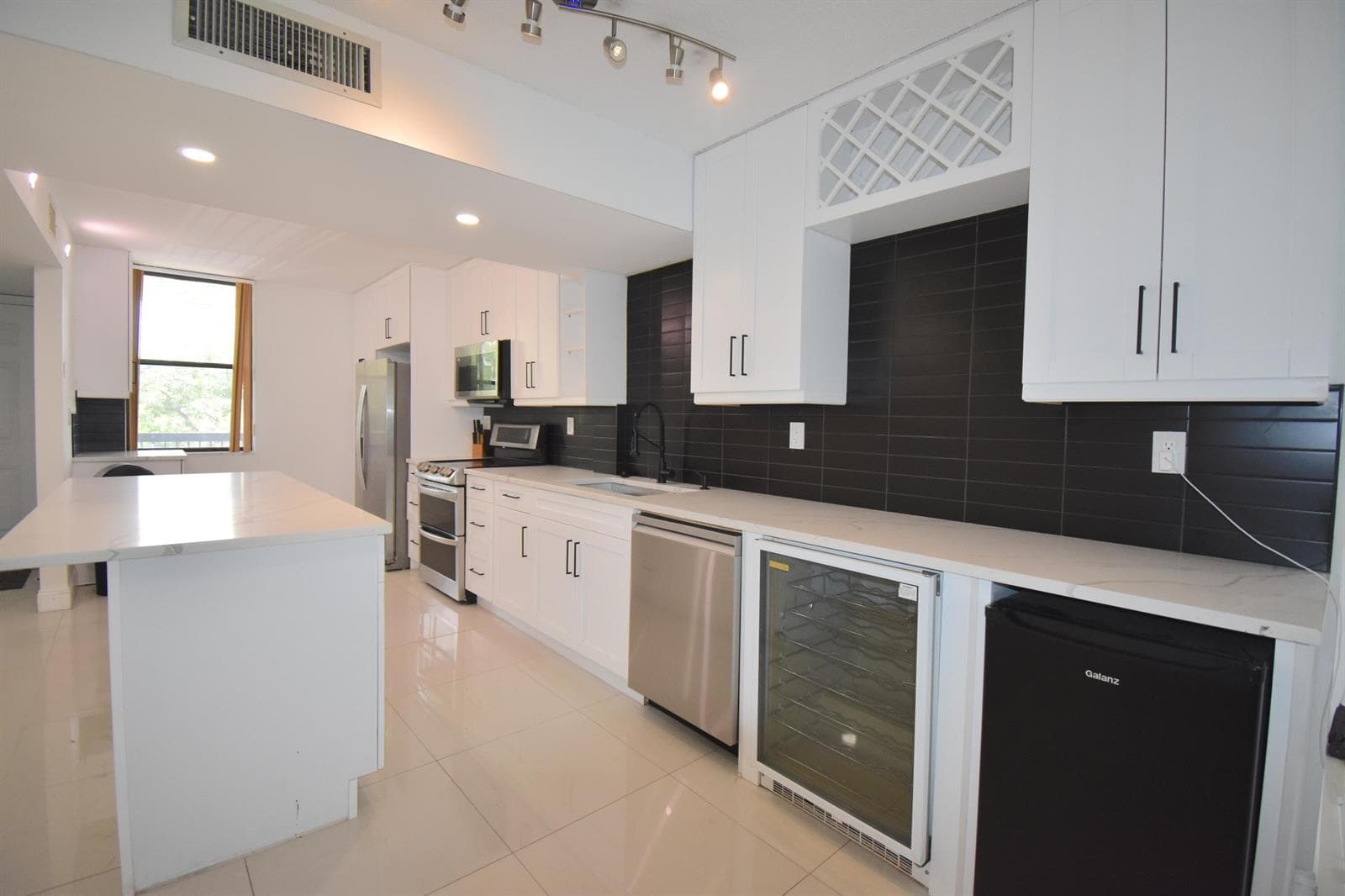 2768 S Carambola Circle S # 302, Coconut Creek FL 33066 photo 4