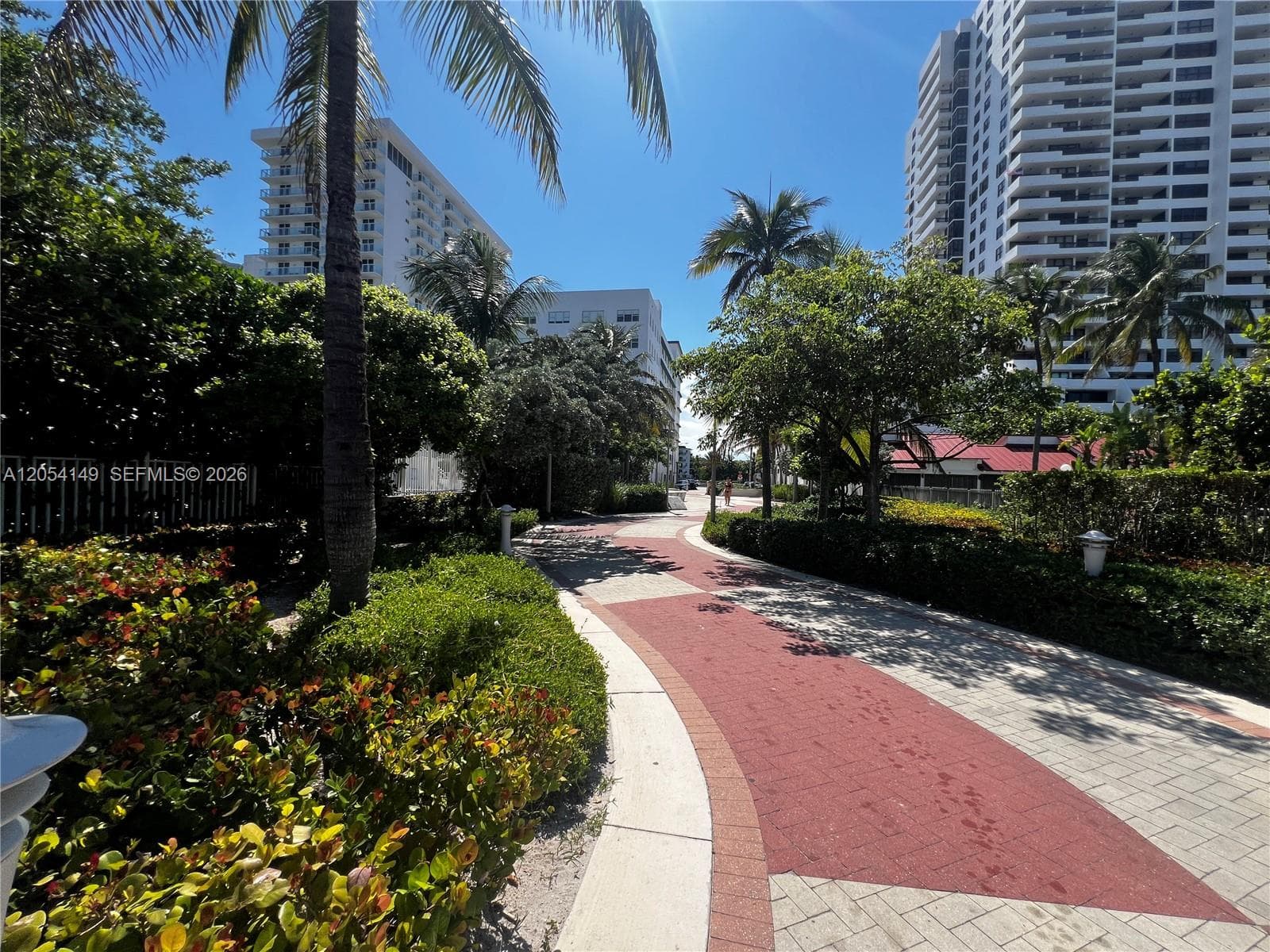2457 Collins Ave # 402, Miami Beach, FL 33140 photo 2
