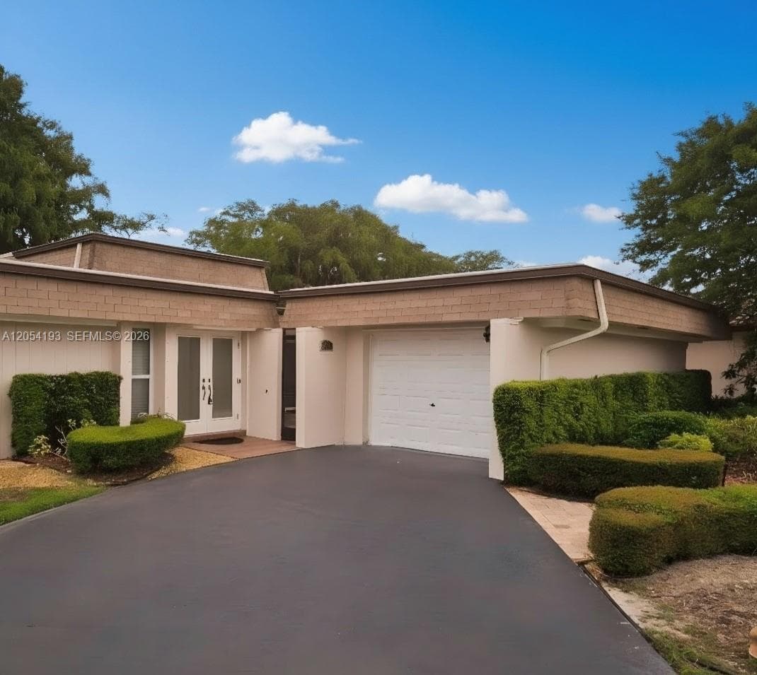 4602 King Palm Dr, Tamarac FL 33319