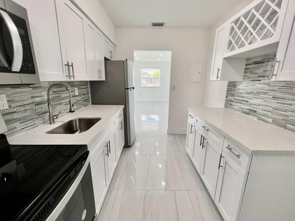 917 NW 103rd St # 917, Miami, FL 33150 photo 5
