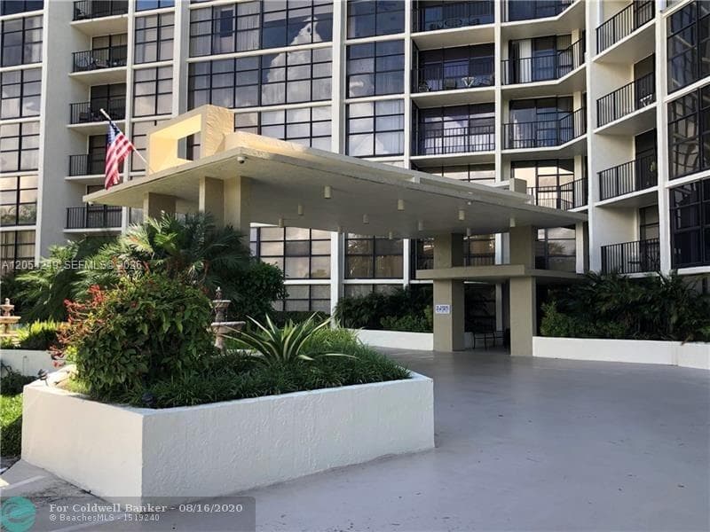 600 Parkview Dr # 818, Hallandale Beach FL 33009 photo 5