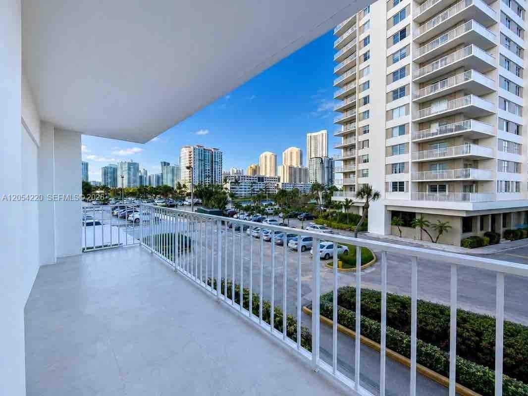 500 Bayview Dr # 232, Sunny Isles Beach FL 33160 photo 3