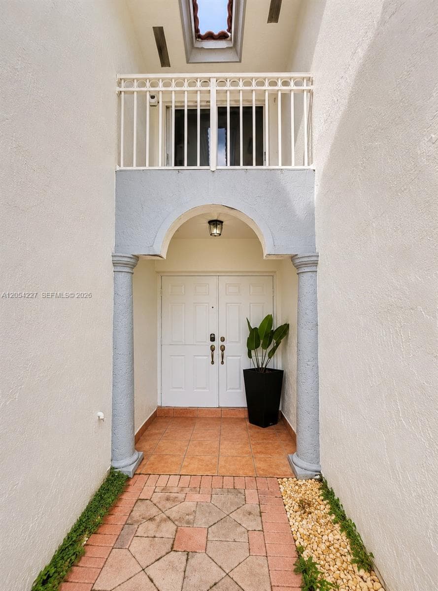 15355 SW 39th Ln, Miami FL 33185 photo 2