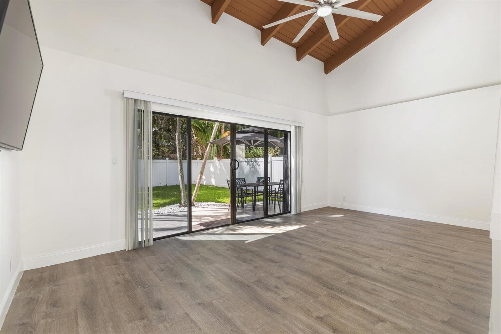 2474 Douglas Avenue, Delray Beach FL 33444 photo 3