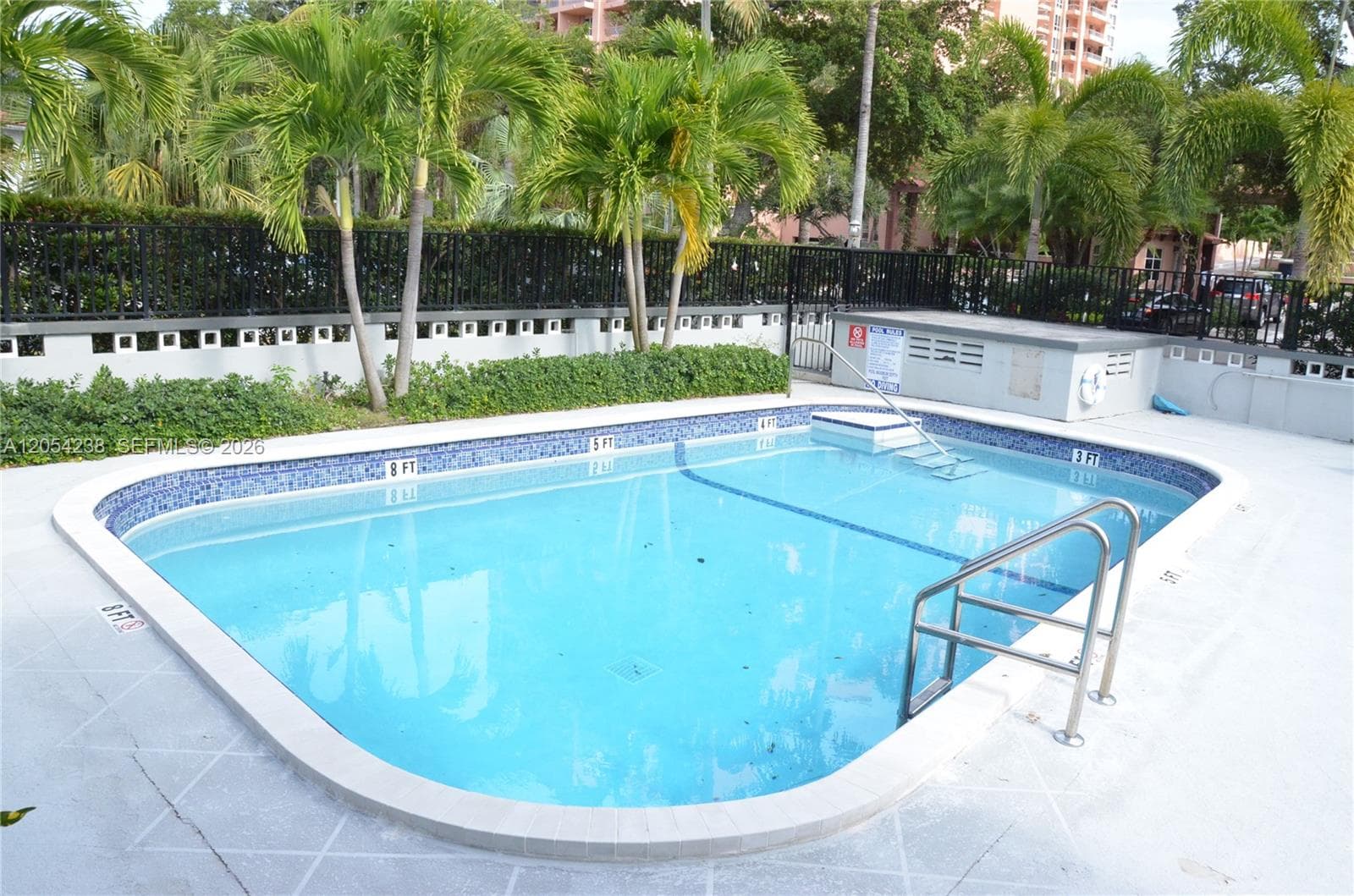 35 Edgewater Dr # 104, Coral Gables FL 33133