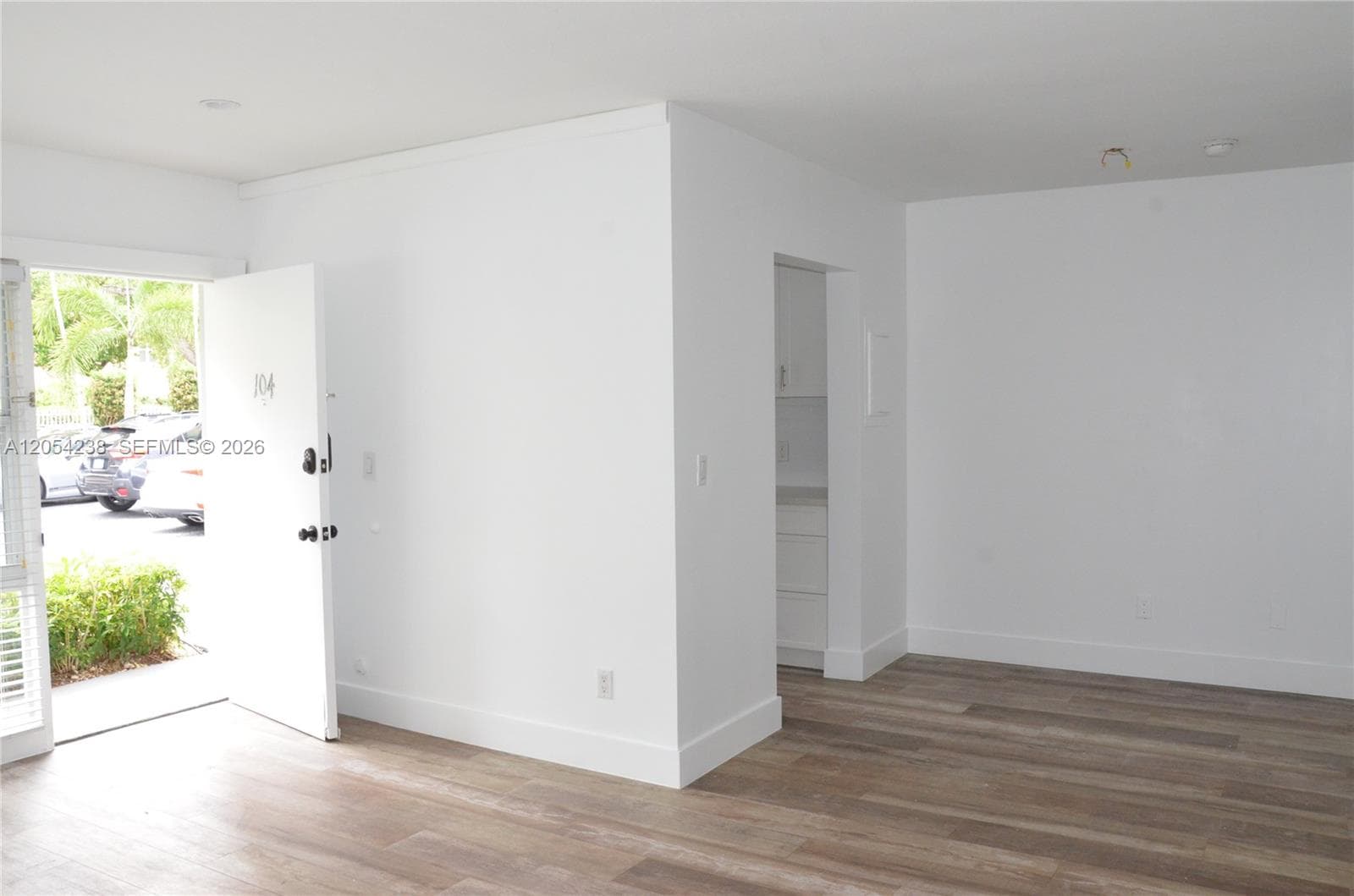 35 Edgewater Dr # 104, Coral Gables FL 33133 photo 4