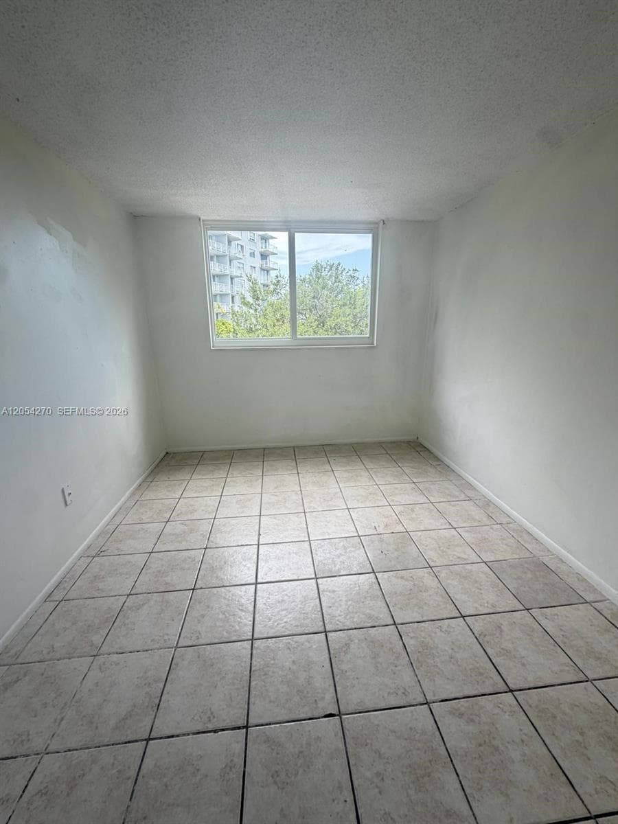 12500 NE 15th Ave # 402, North Miami FL 33161 photo 3