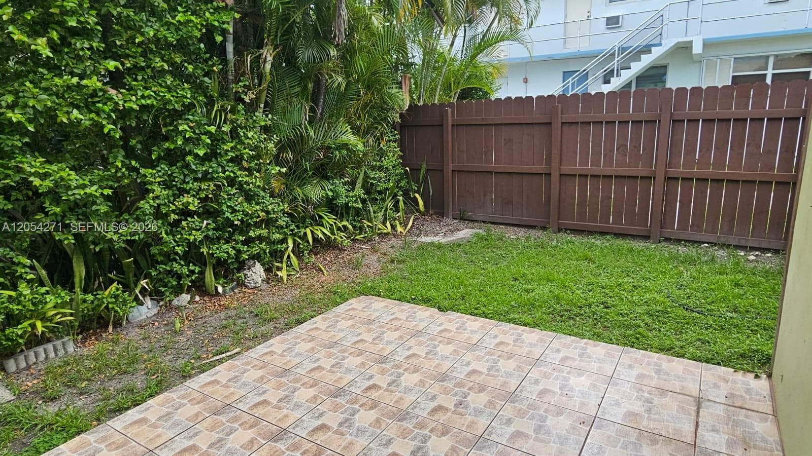 808 NE 10th St # 3, Hallandale Beach FL 33009 photo 2
