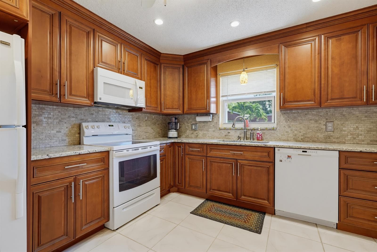 676 Laconia Circle # B, Lake Worth FL 33467 photo 2