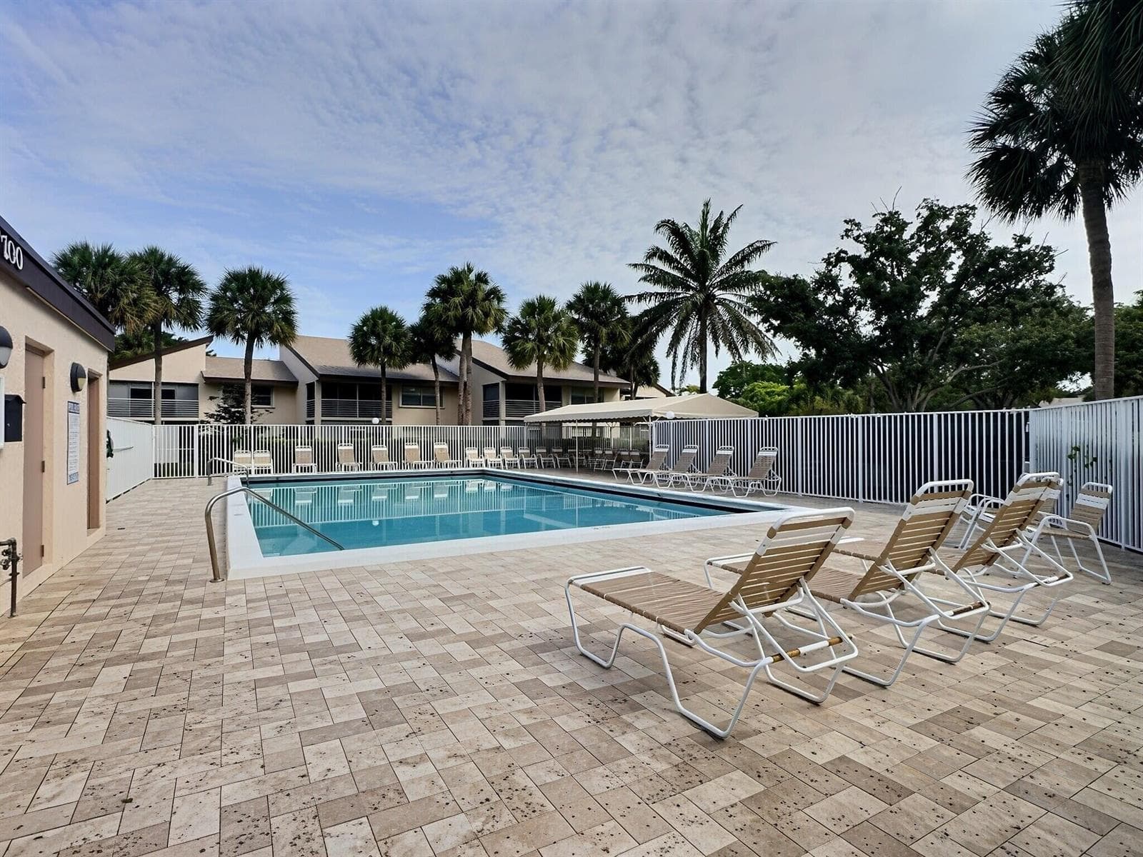 8760 AZALEA Court # 203, Tamarac FL 33321 photo 2