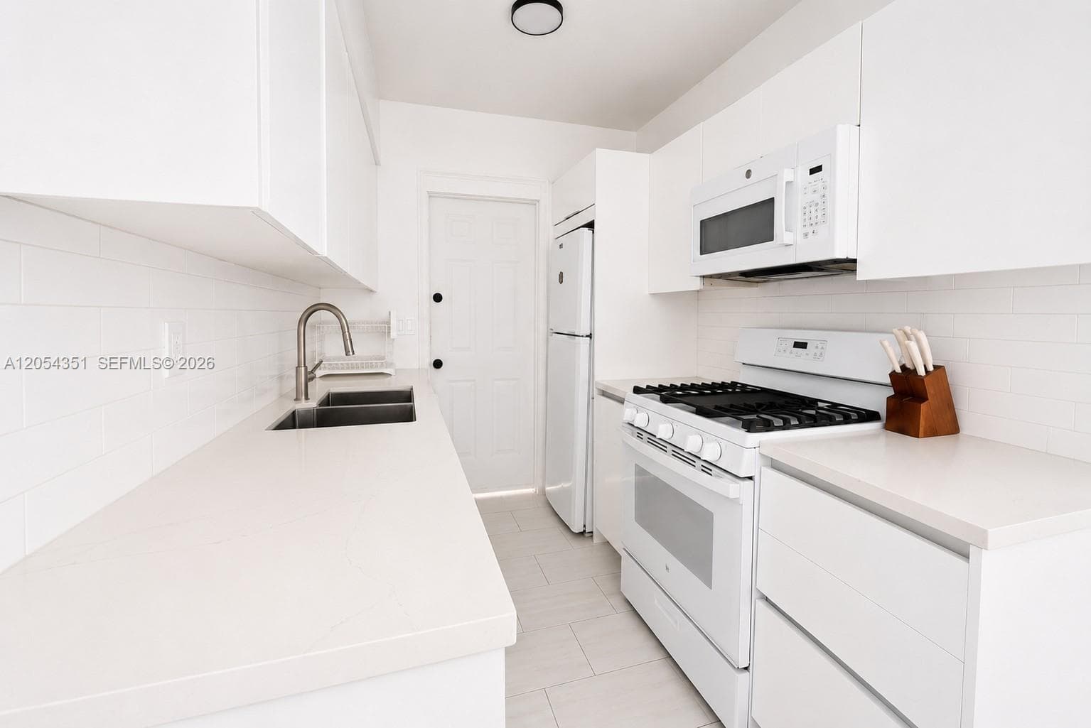 815 W 39th St # 3, Miami Beach, FL 33140 photo 4
