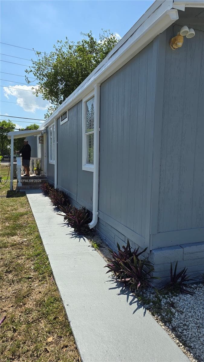 20016 NW 56 Ave, Miami Gardens FL 33055 photo 4