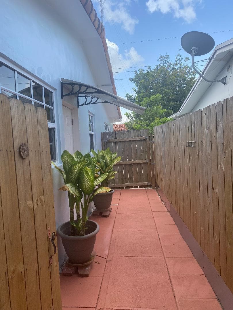 6764 AZALEA Drive, Miramar FL 33023