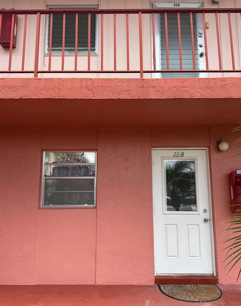 22 GOLFS EDGE # B, West Palm Beach FL 33417