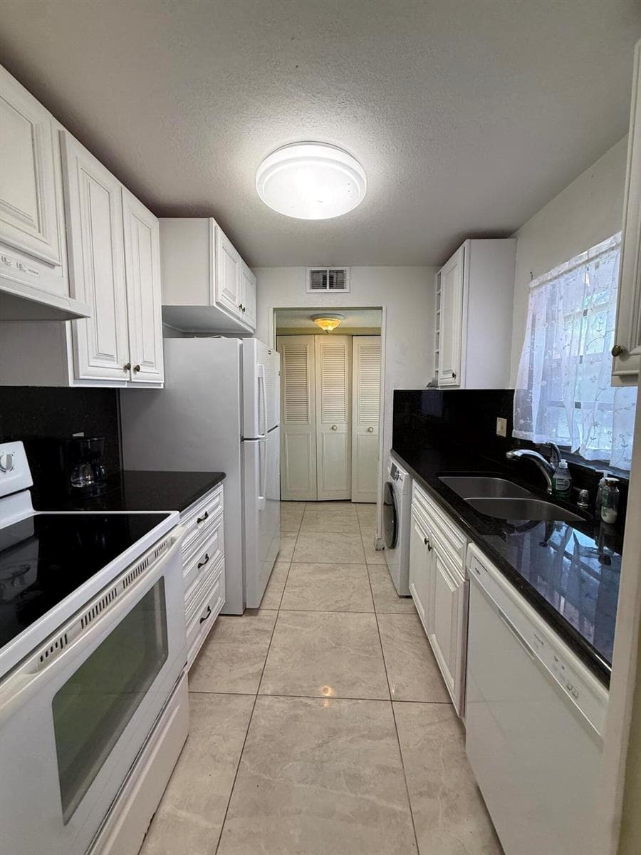 22 GOLFS EDGE # B, West Palm Beach FL 33417 photo 5