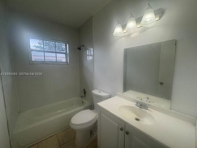 374 NE 171 Street, North Miami Beach FL 33162 photo 5