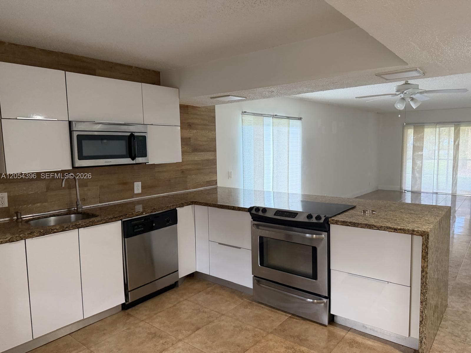 178 Lakeview Dr # 101, Weston FL 33326 photo 3