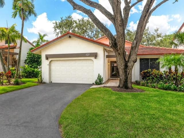 627 Hollows Circle, Deerfield Beach FL 33442