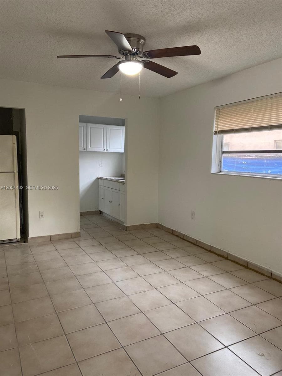 642 E 2nd Ave # B, Hialeah FL 33010 photo 4