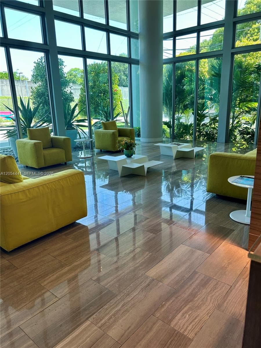 1600 SW 1st Ave # 812, Miami FL 33129