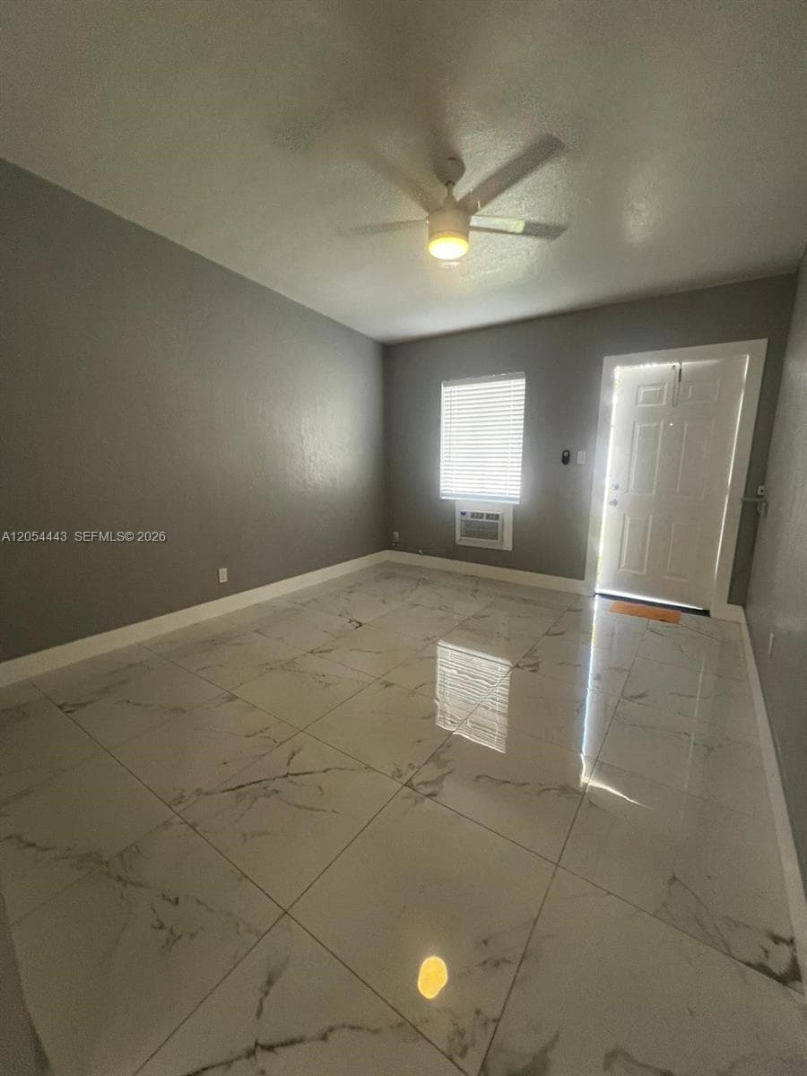 2081 NW 30st St # 4, Miami FL 33142 photo 4