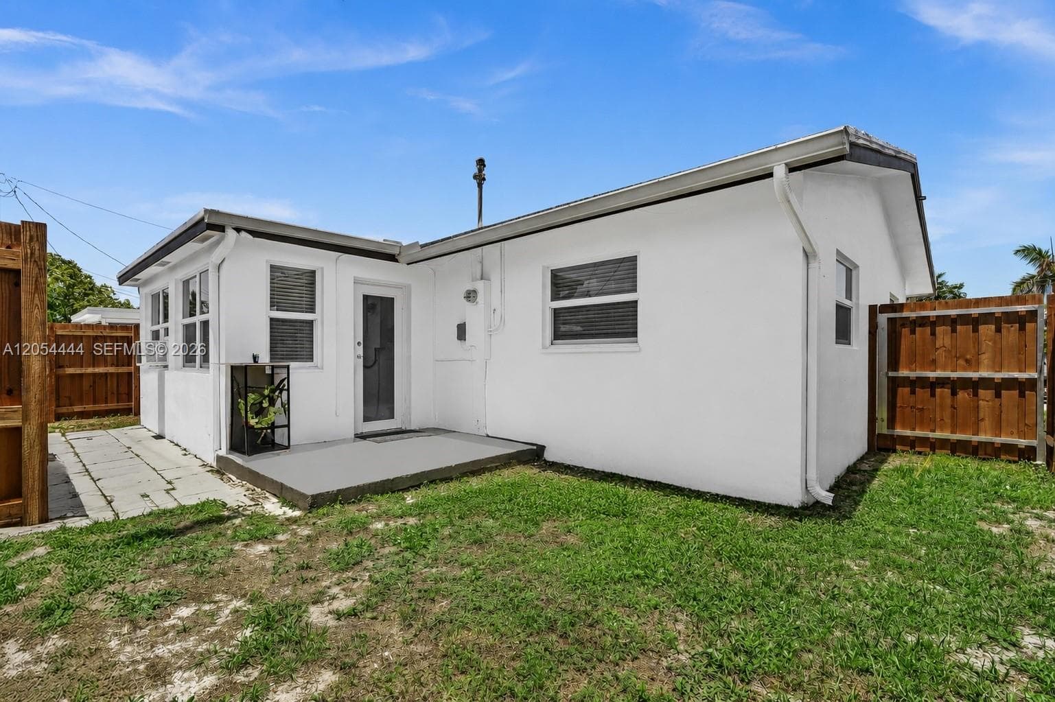 4561 NW 16th Ter, Tamarac FL 33309 photo 4