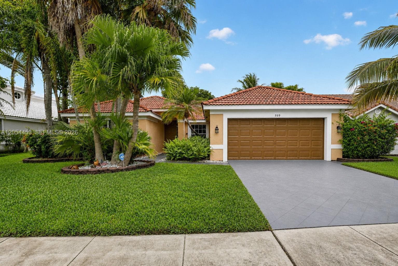 709 NW 177th Ave, Pembroke Pines FL 33029