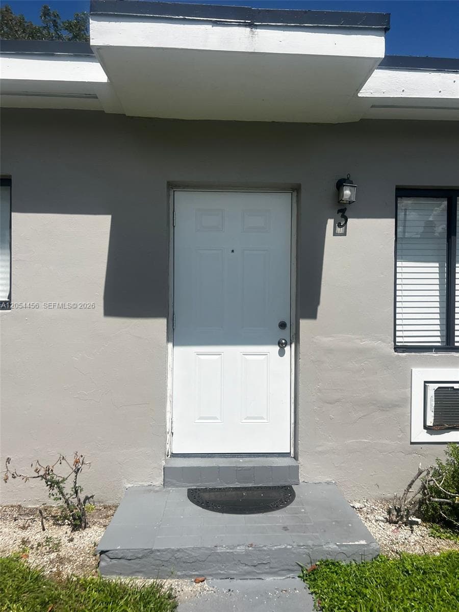 2090 NW 31th St # 4, Miami FL 33142