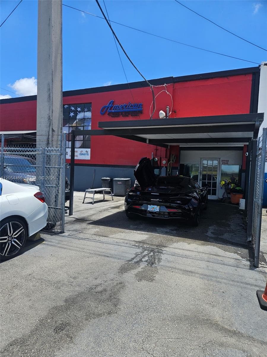 2545 NW 39th Ave, Miami FL 33142 photo 2