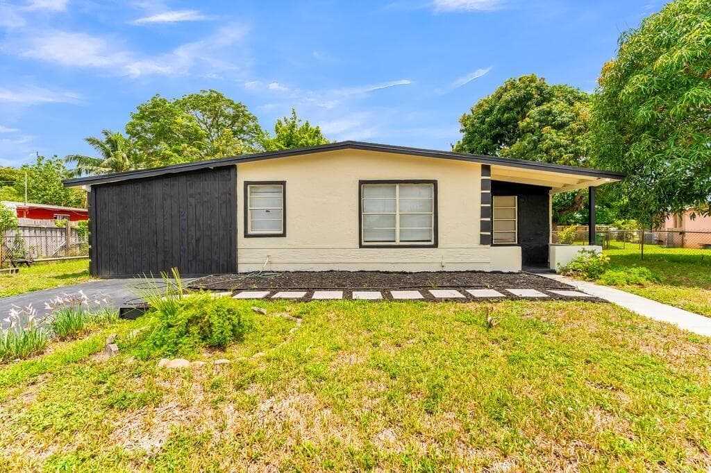3411 NW 5th Court, Lauderhill FL 33311