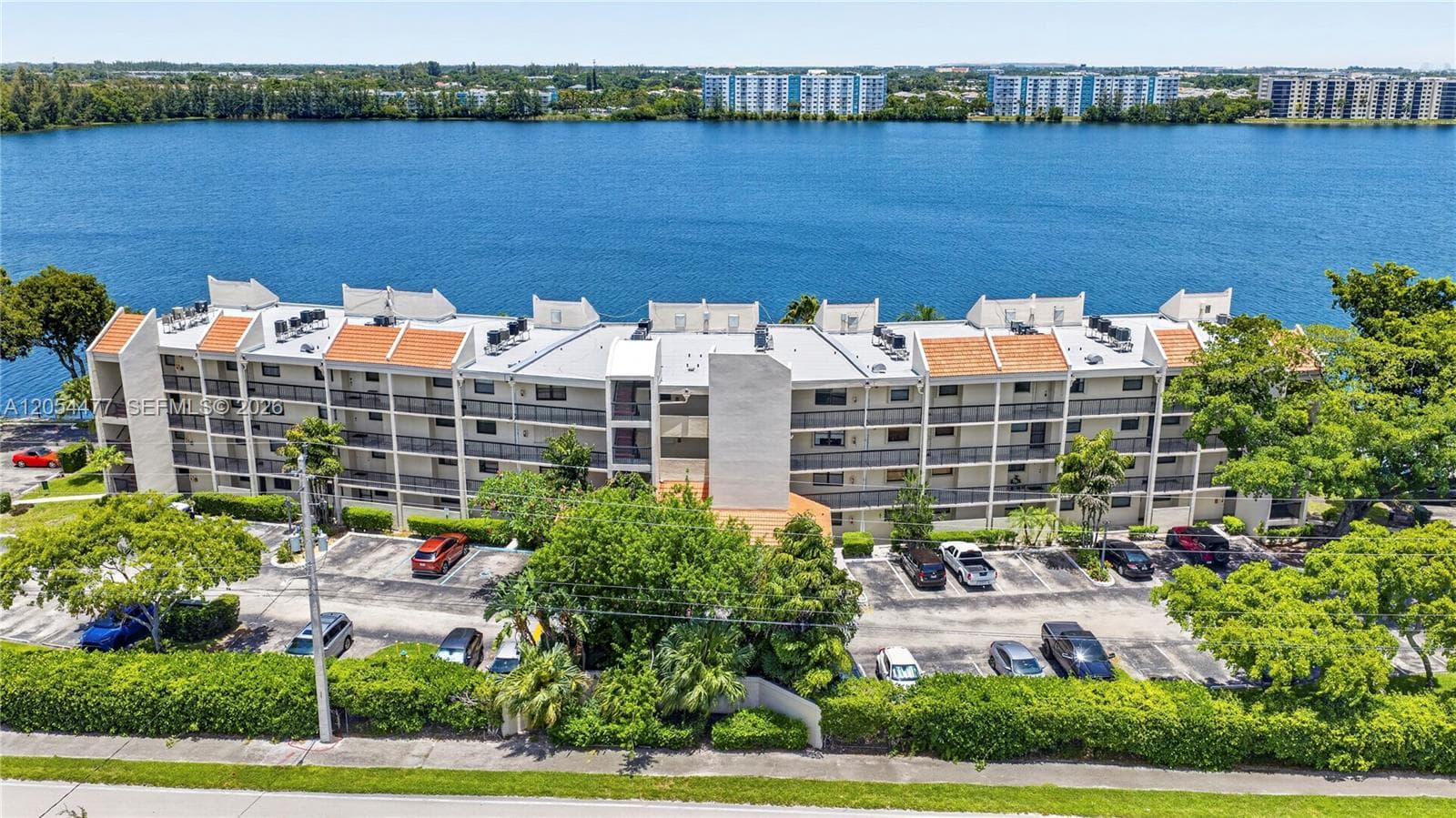 117 Lake Emerald Dr # 408, Oakland Park FL 33309