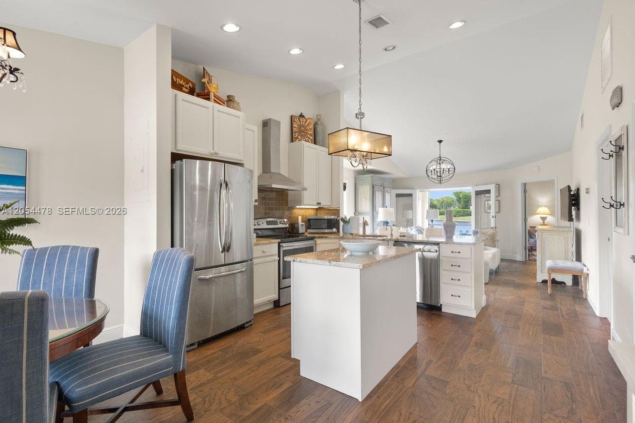 18551 Woodstream Dr, Boca Raton FL 33498 photo 4