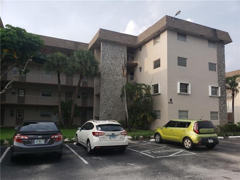 8141 SW 24th Court Apt 107, Davie FL 33324