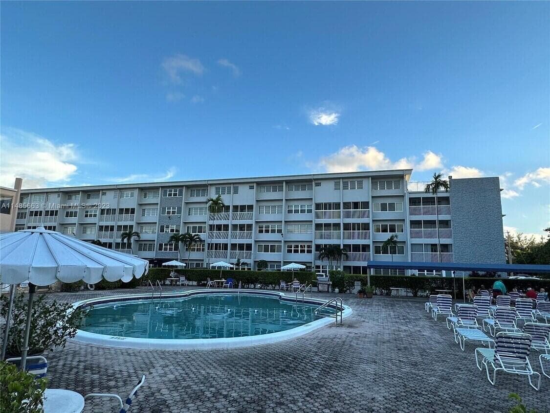 215 SE 3RD Avenue # 306D, Hallandale Beach FL 33009 photo 4