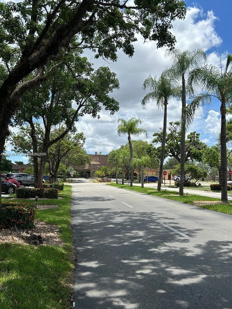 200 Ashbury Rd # 204, Hollywood FL 33024 photo 4