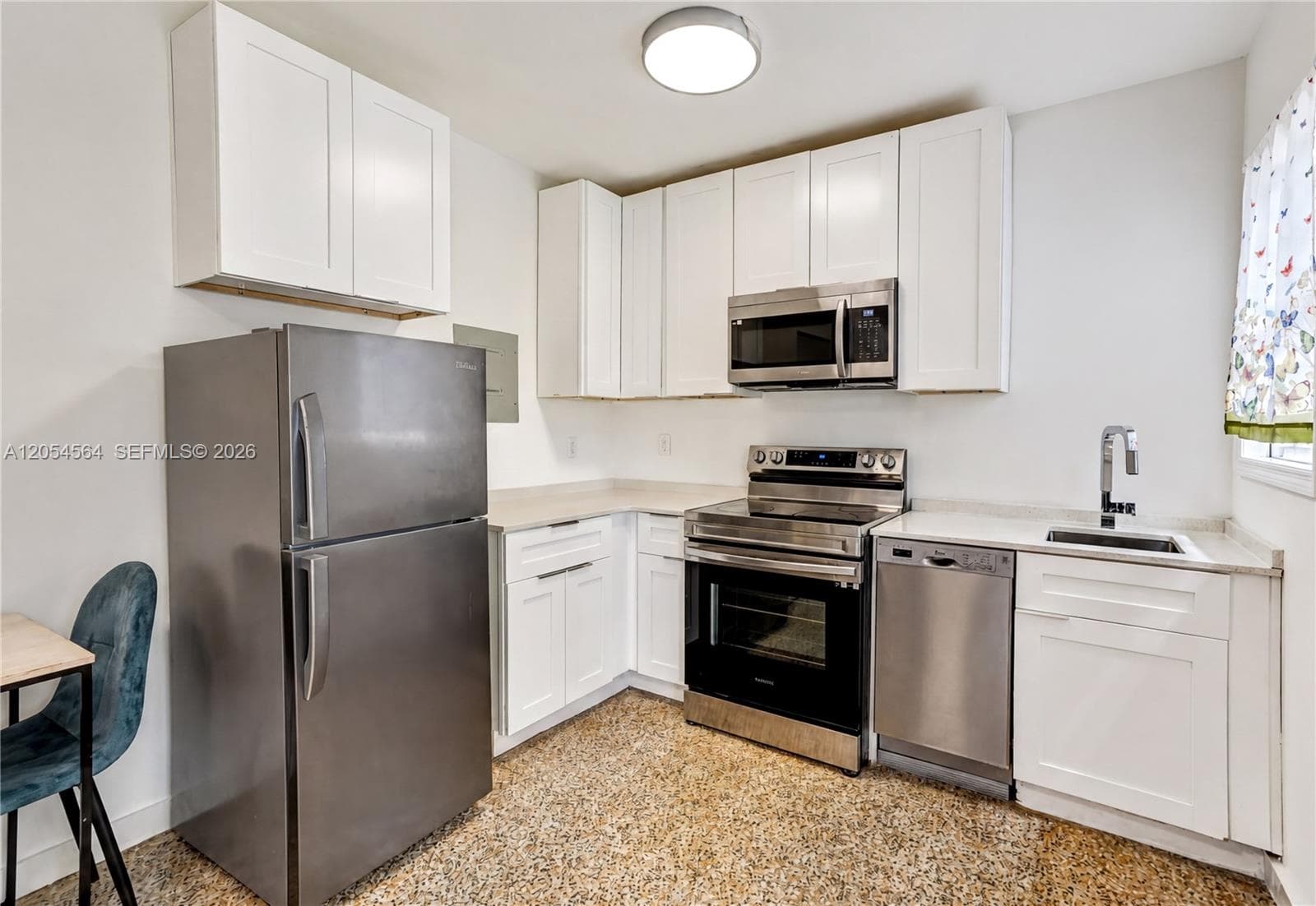 421 75th St # 1, Miami Beach FL 33141 photo 2